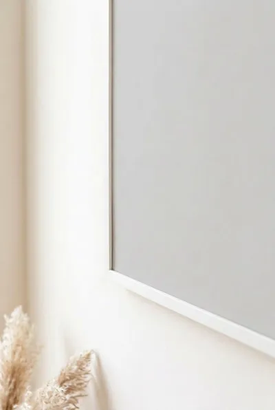 İnce çam ahşap çerçeve profili ve 3 mm MDF baskı yüzeyi açılı yakın çekim